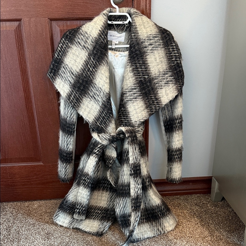 BCBG Plaid Belted Coat (Small)